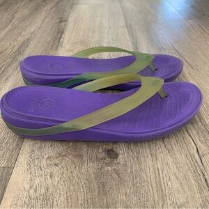 Crocs Wedge Sandals Women’s 10 Purple Platform Shoe Flip Flop
